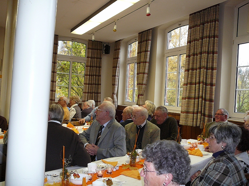 09 10 31 Seniorennachmittag (4).JPG